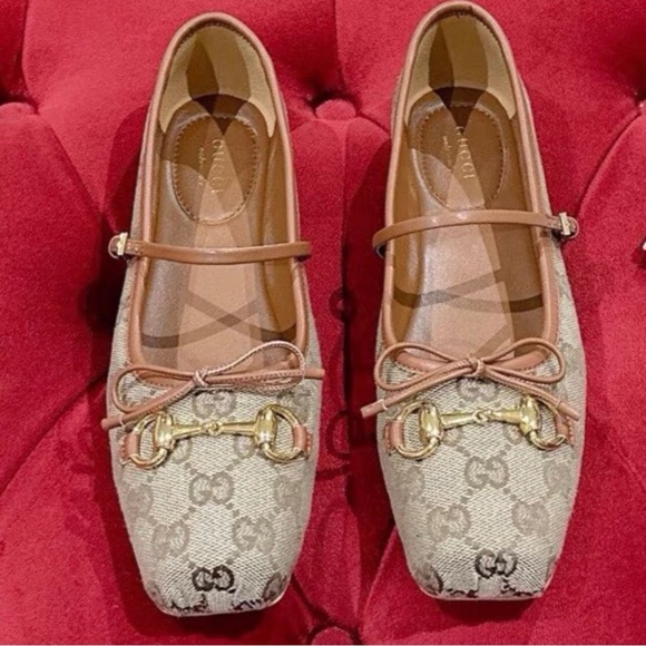 Gucci Women's Tan and Brown Loafers with Gold Accents - Picture 2 of 5